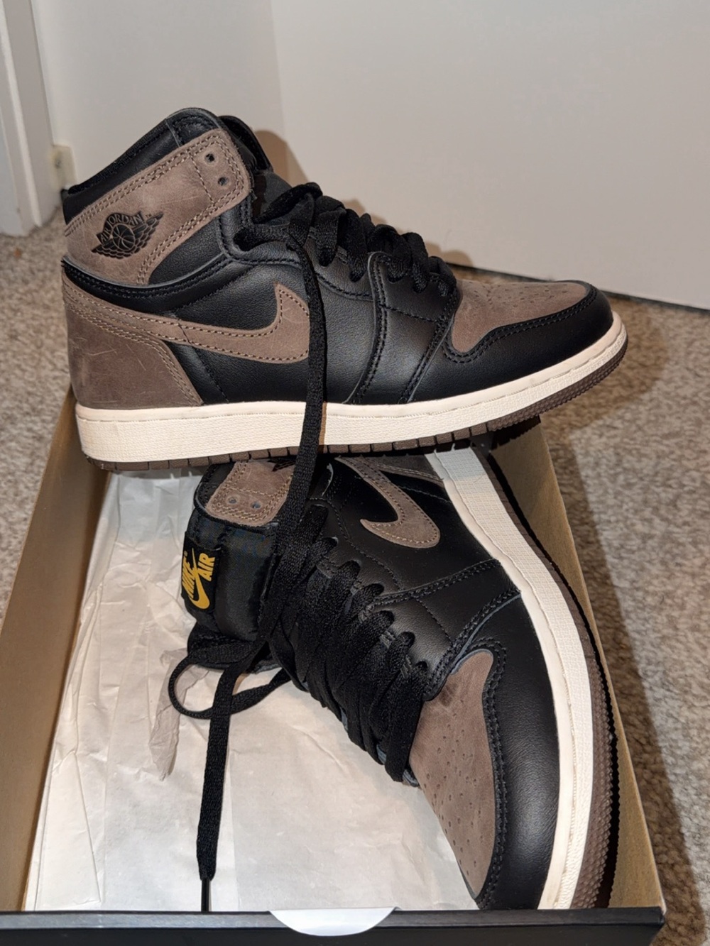 Nike Air Jordan 1 Retro High OG "Palomino" sneakers